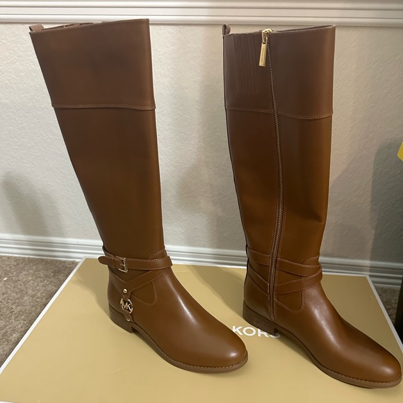 Michael Kors Preston Boots - Picture 1 of 9